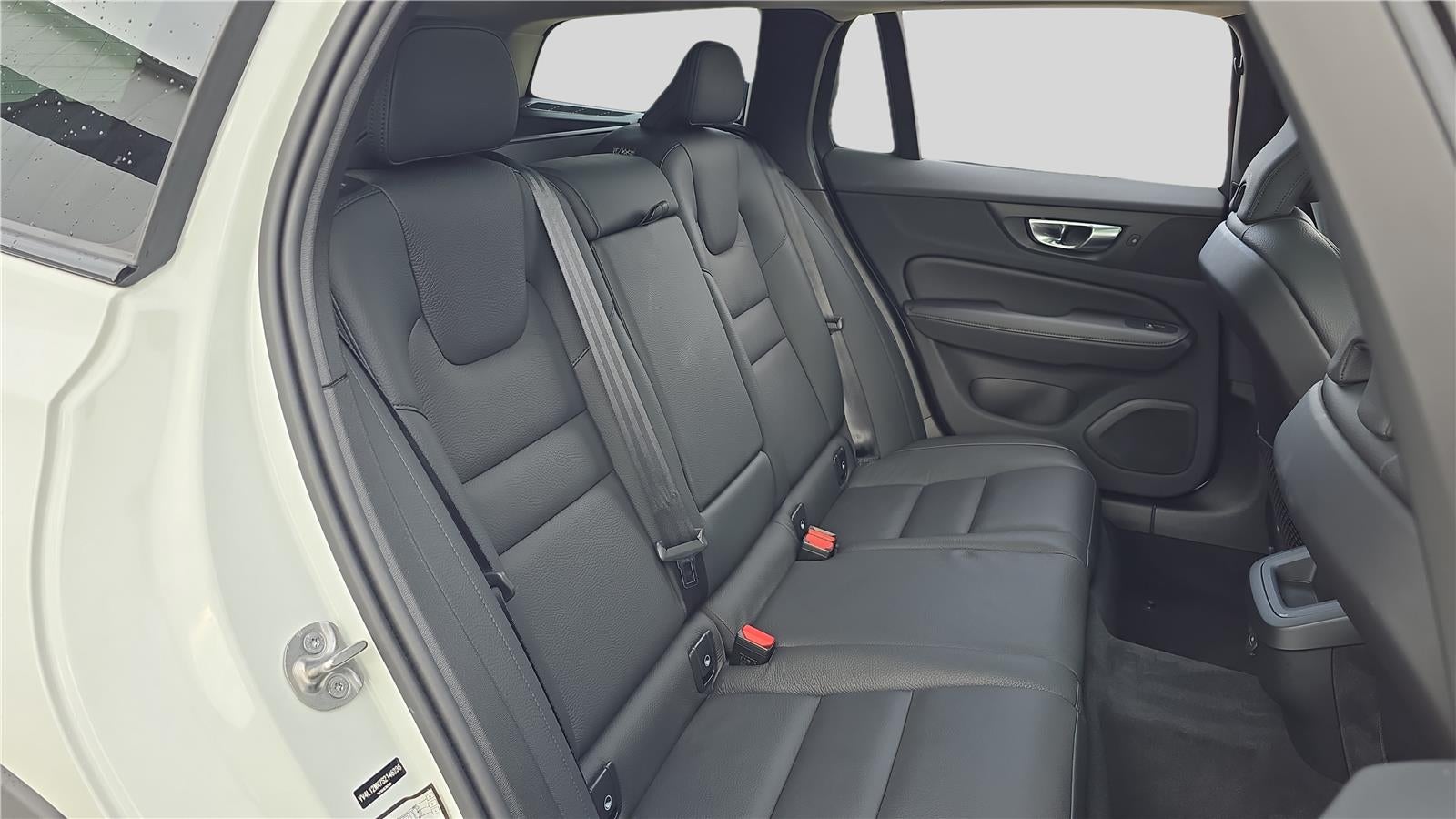 2025 Volvo V60 Cross Country Plus