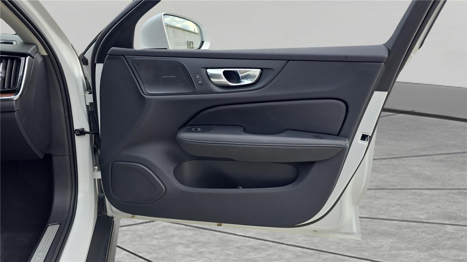 2025 Volvo V60 Cross Country Plus