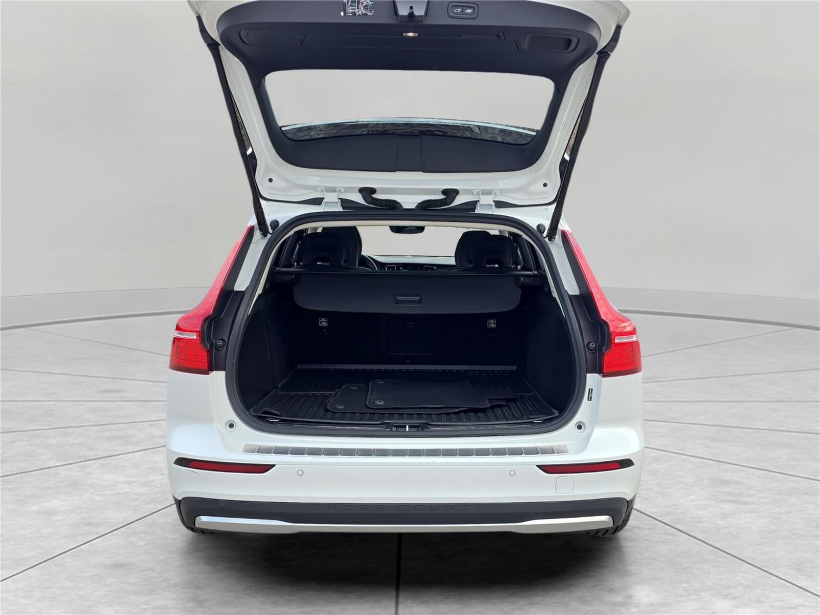 2025 Volvo V60 Cross Country Plus