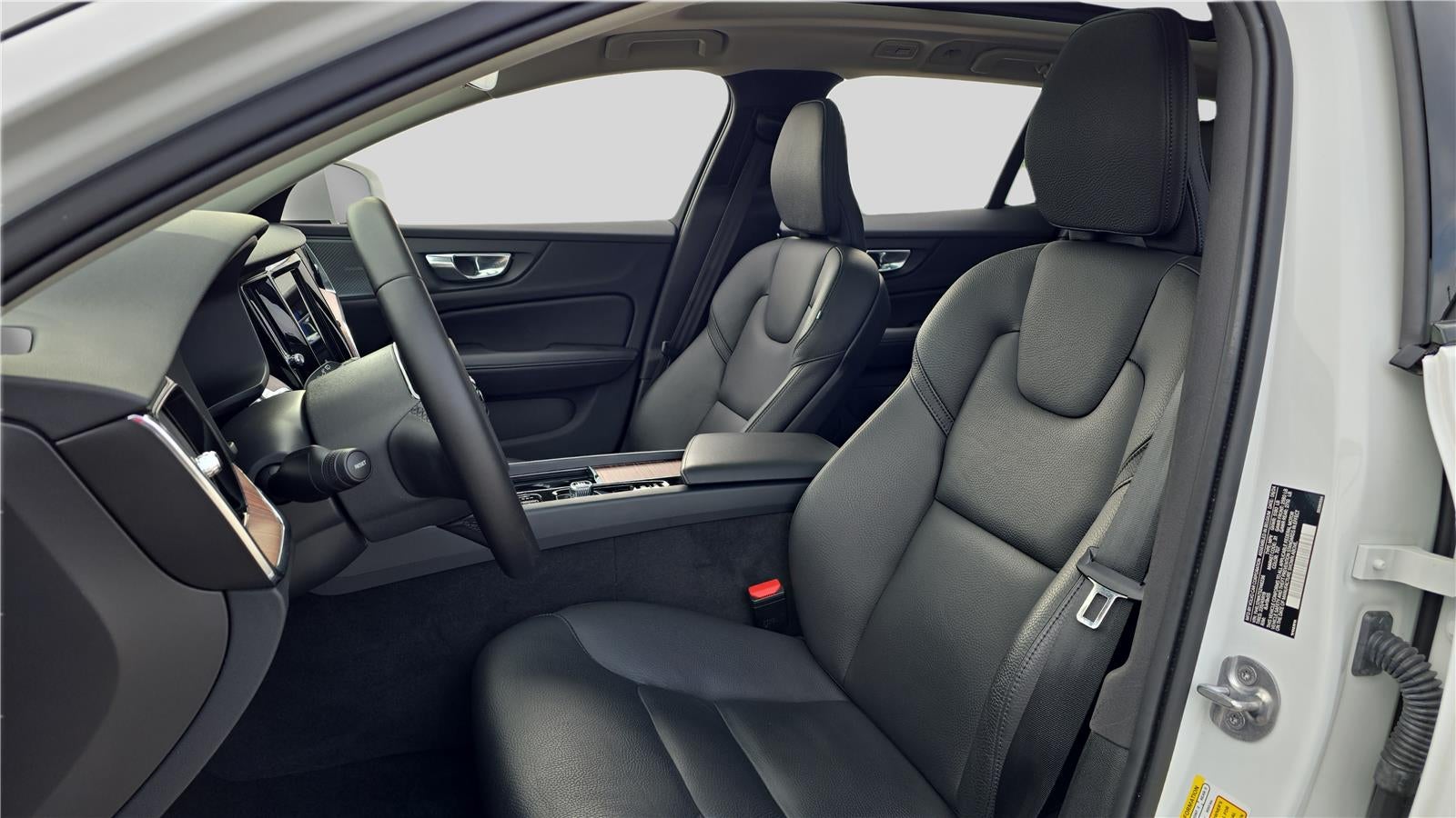 2025 Volvo V60 Cross Country Plus