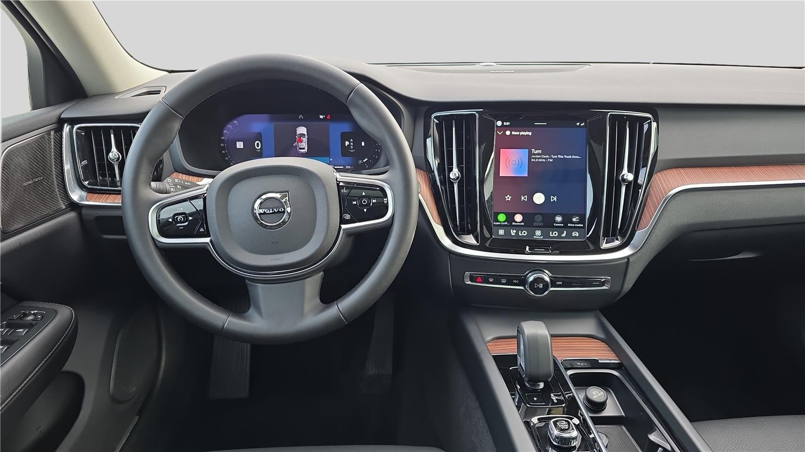 2025 Volvo V60 Cross Country Plus