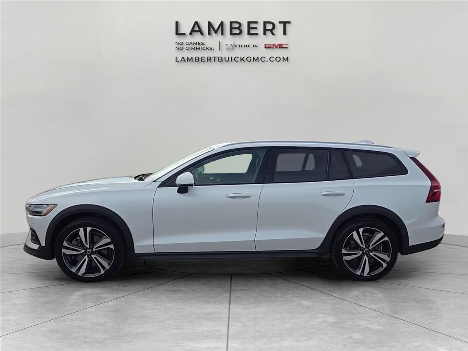 2025 Volvo V60 Cross Country Plus