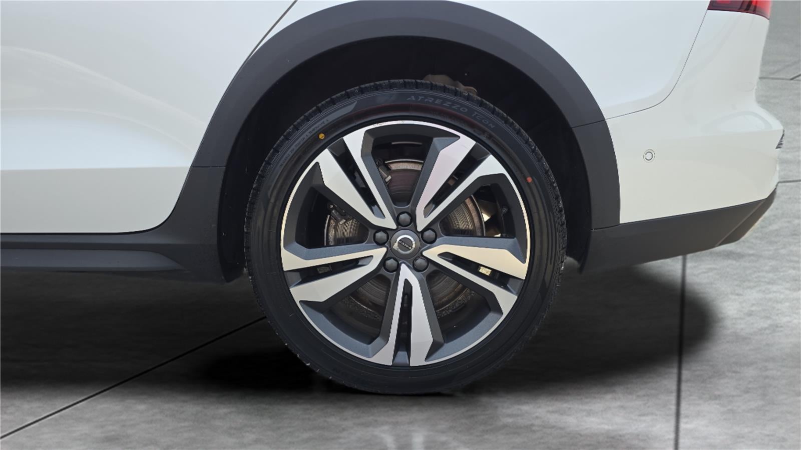 2025 Volvo V60 Cross Country Plus