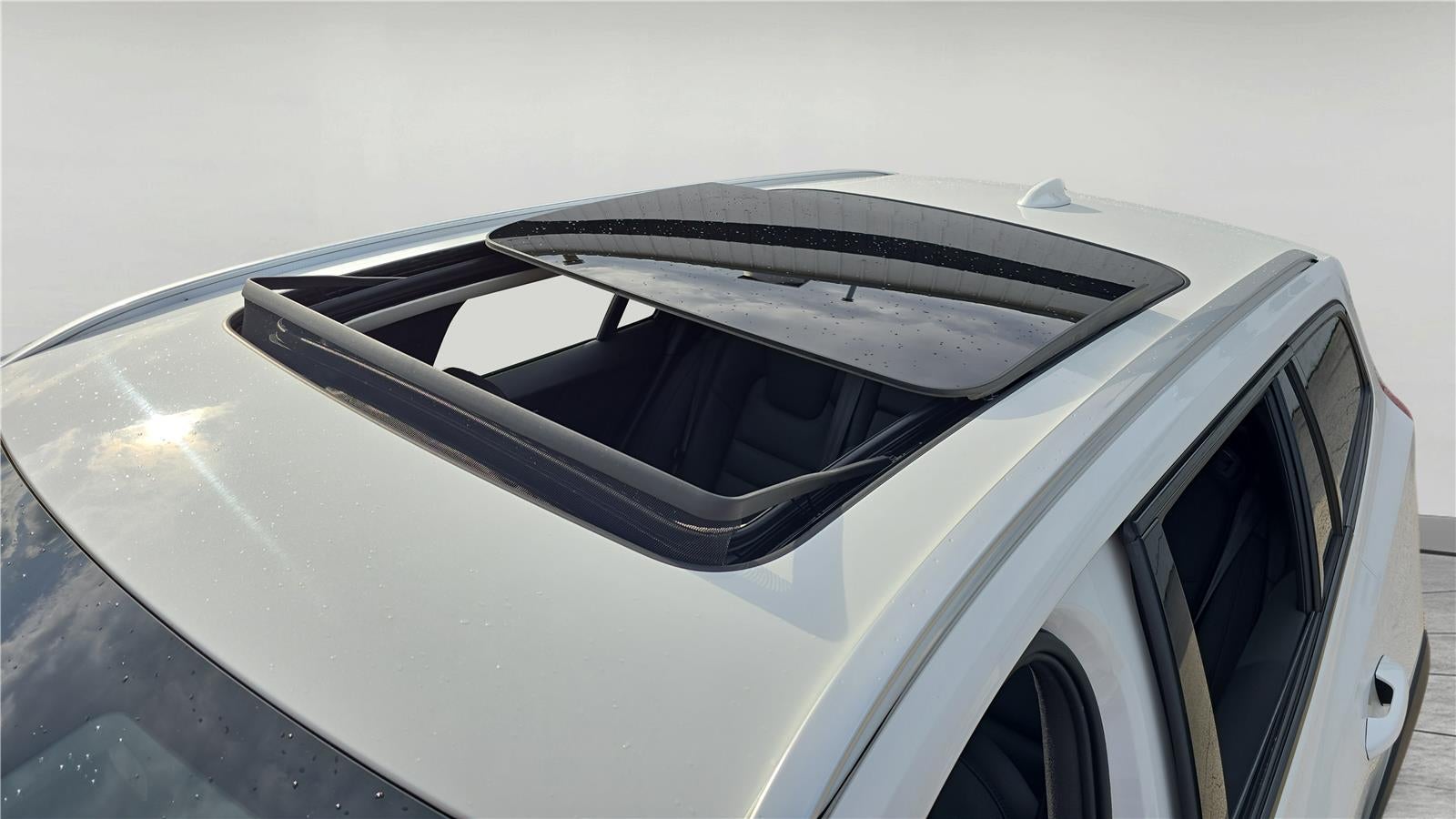 2025 Volvo V60 Cross Country Plus