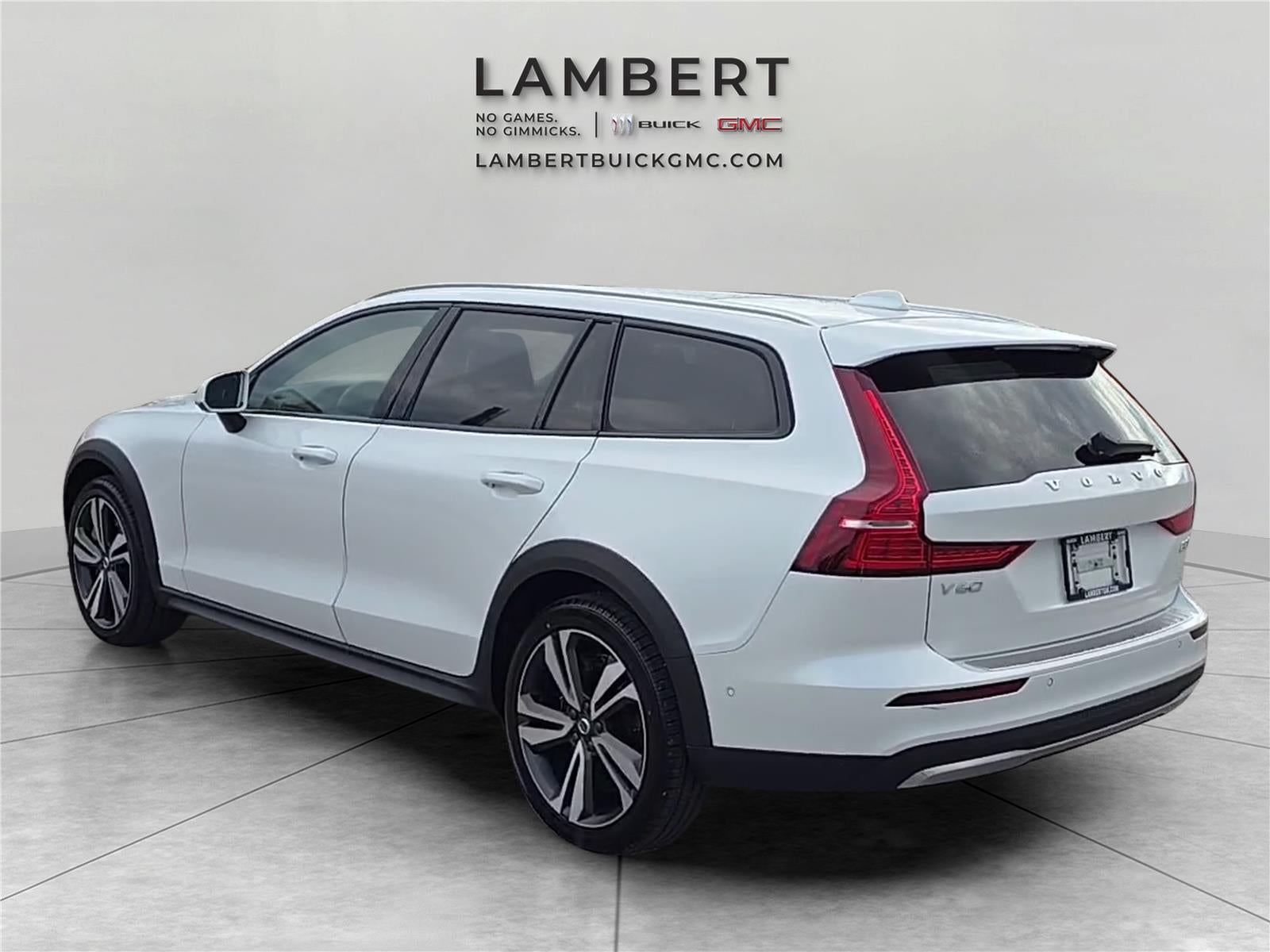 2025 Volvo V60 Cross Country Plus