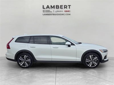 2025 Volvo V60 Cross Country Plus