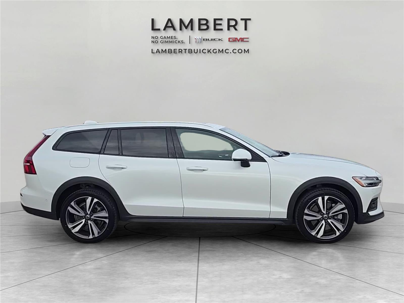 2025 Volvo V60 Cross Country Plus