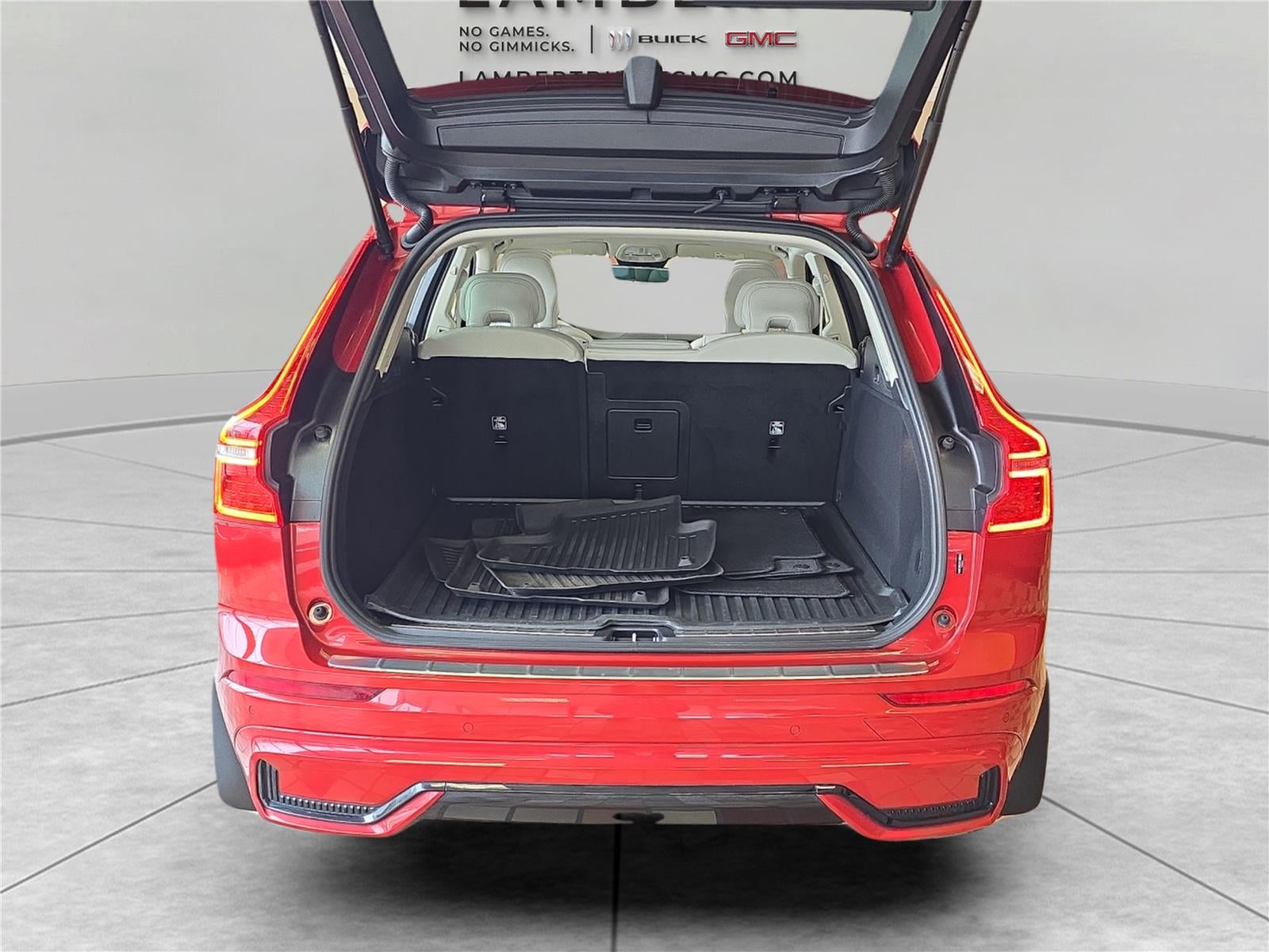 2025 Volvo XC60 Plus