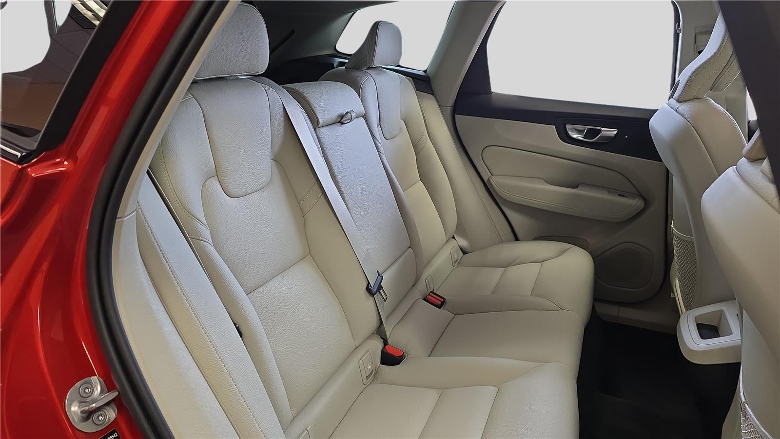 2025 Volvo XC60 Plus