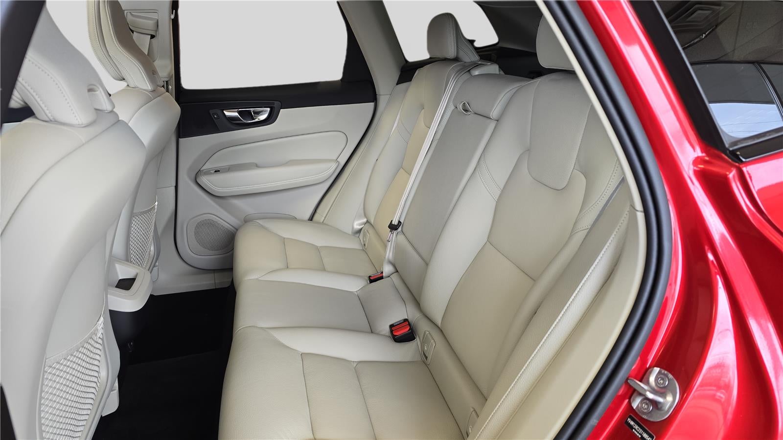 2025 Volvo XC60 Plus