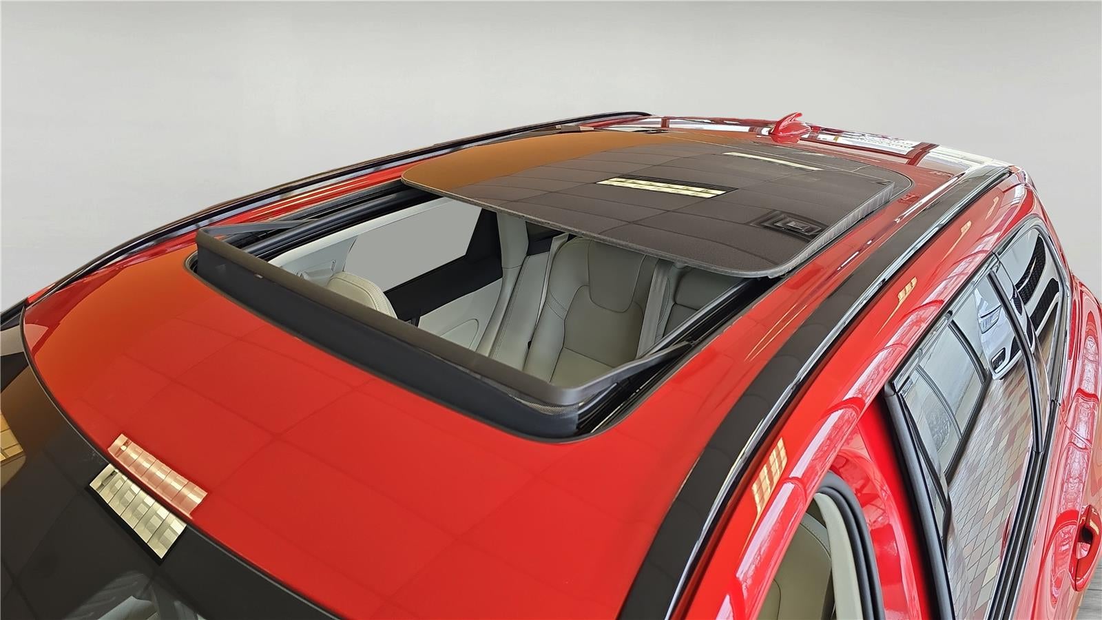 2025 Volvo XC60 Plus