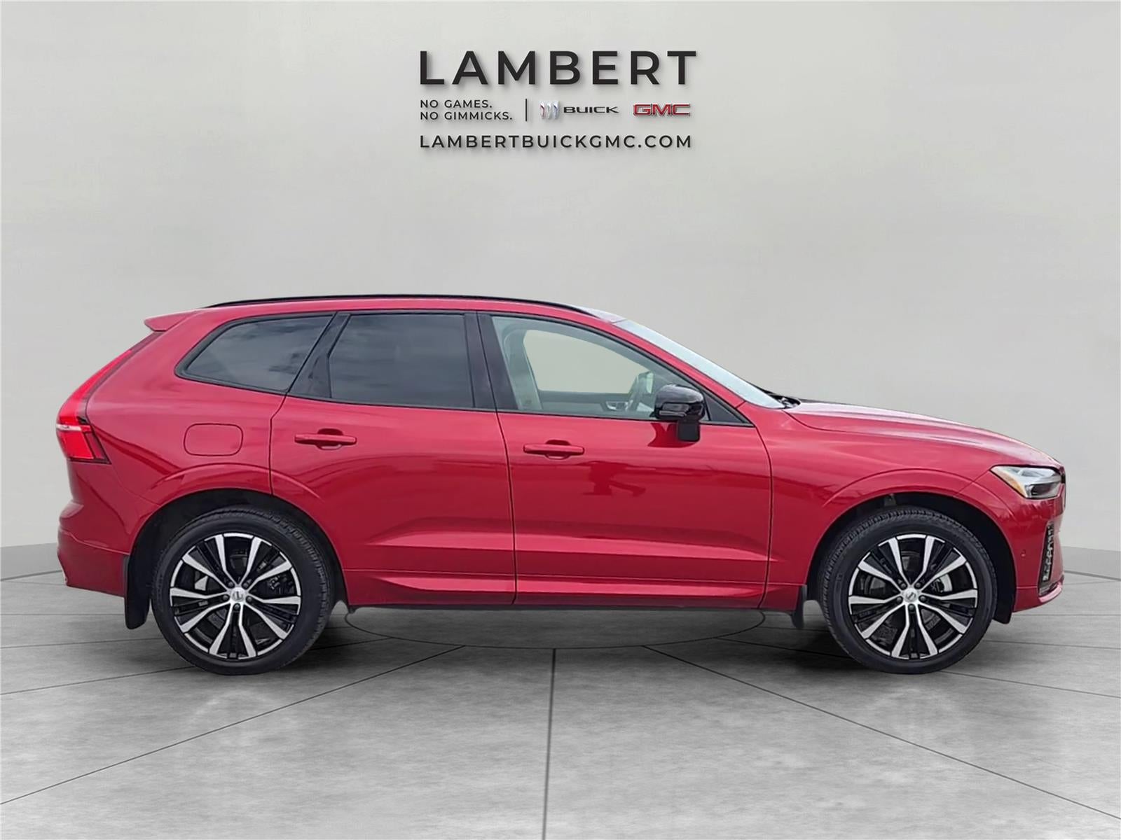 2025 Volvo XC60 Plus